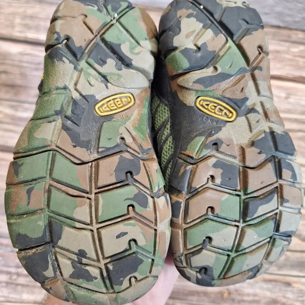 Kids Keen Shoe Camo Green Size 8